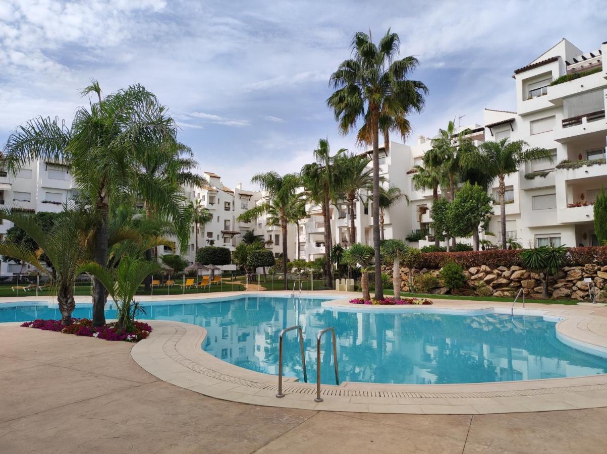 Costalita On The Beach - 3 Bedroom Cosy Apartment Estepona Exterior photo